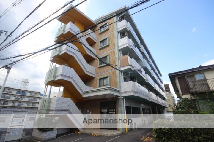 ビレッジ中央の外観