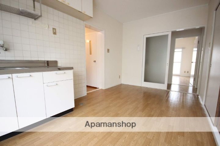 広島県広島市西区井口2丁目の賃貸マンションの居間