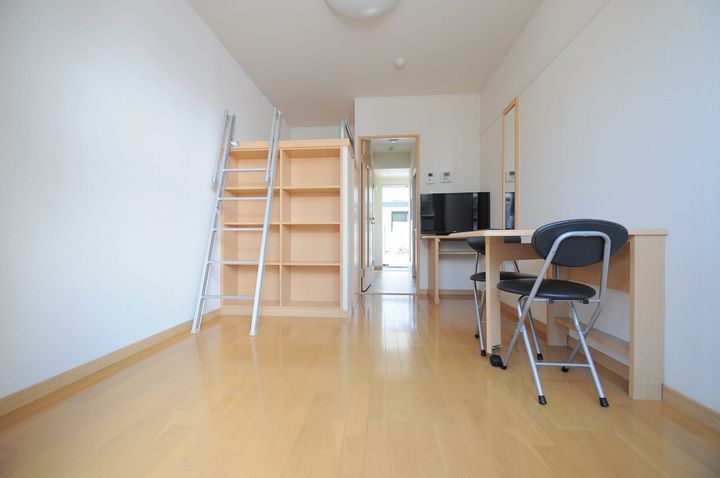 レオパレスARCADIA B205の居間