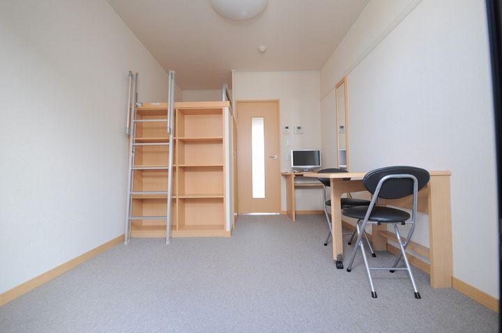 レオパレスARCADIA B205の居間