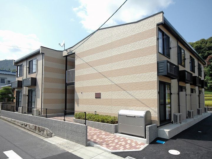 レオパレスRINA102の外観