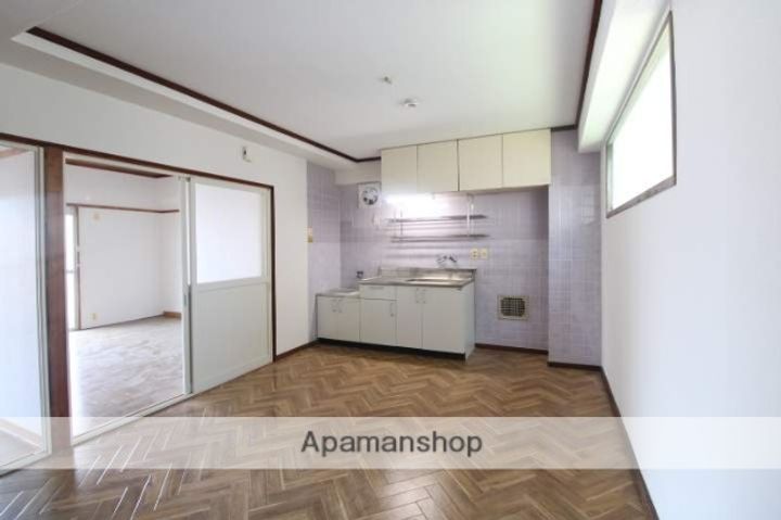 中広マンション正荘の居間