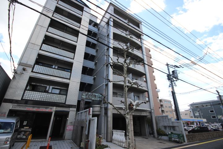 サンハイム庚午南401号室の外観