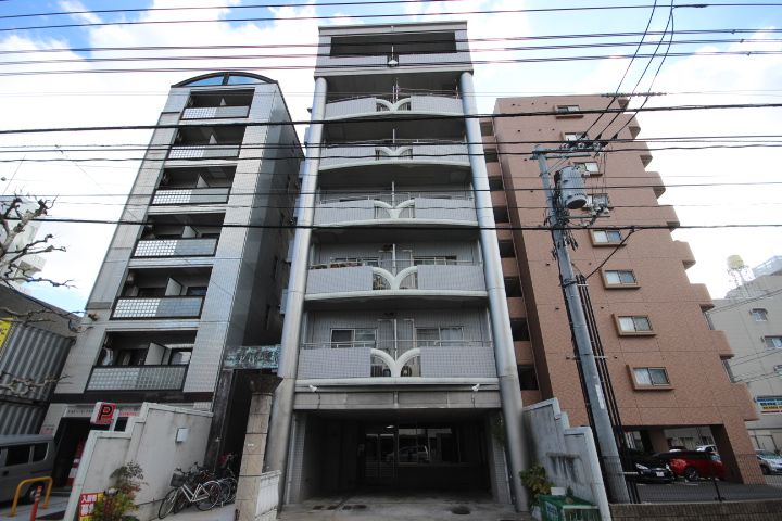 サンハイム庚午南401号室の外観