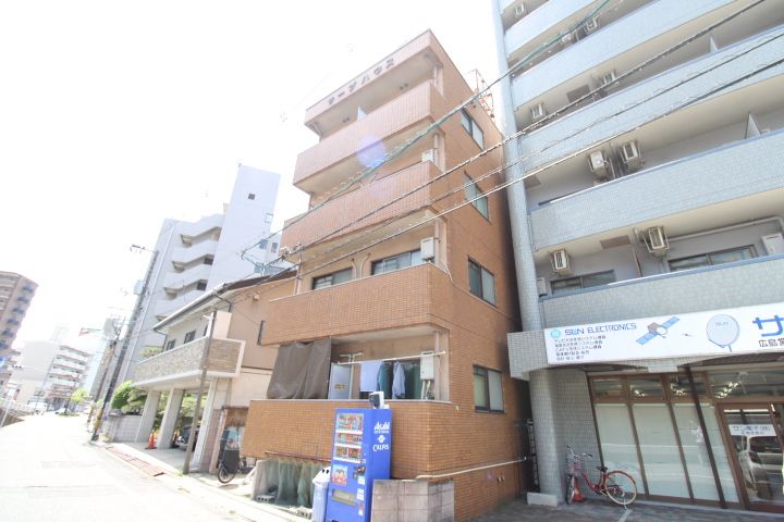 サーブハウス301号室の外観