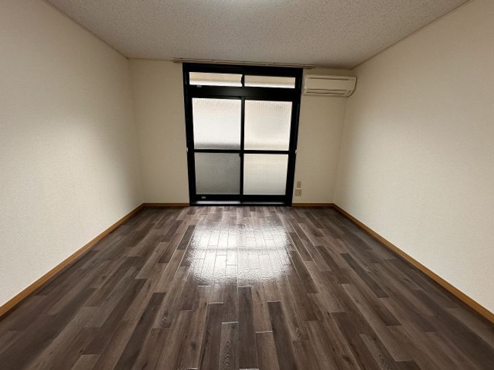 ステイタスオブ大野103号室の居間