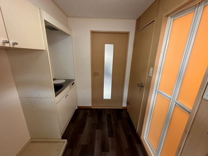 ステイタスオブ大野103号室の玄関