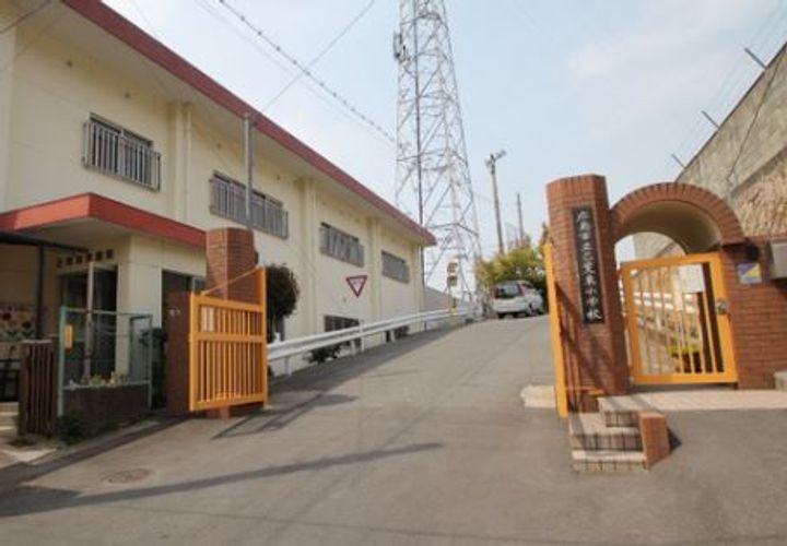 広島県広島市西区竜王町の賃貸アパートの周辺