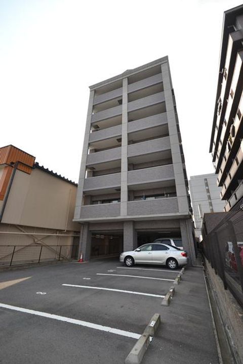 コンフォール空港通りの外観