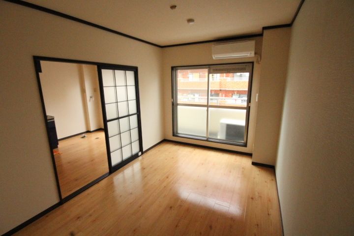 金子ビル0306の居間