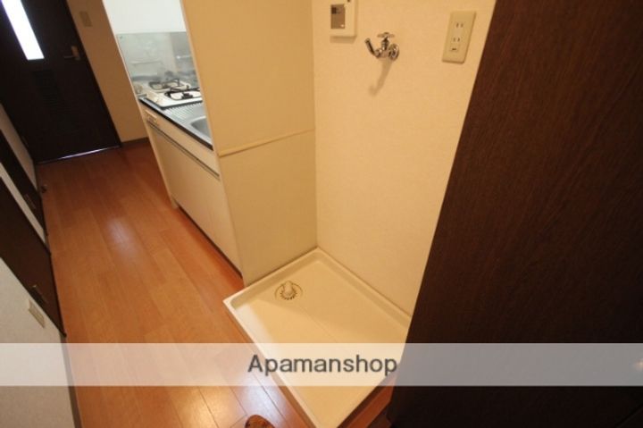 フォルム千田203の玄関