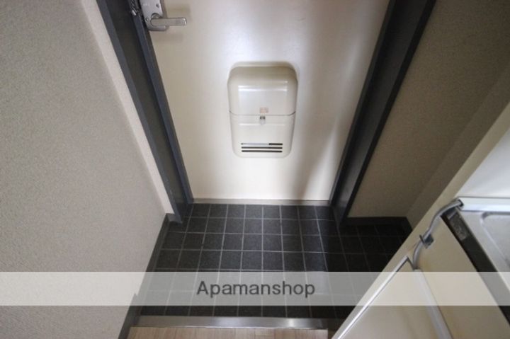 アルティメイトBUILDING.仁保(旧パレグレース三栄)の玄関