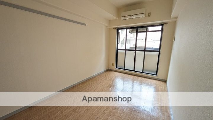 ワイアンドワイ宝町ビルの内装