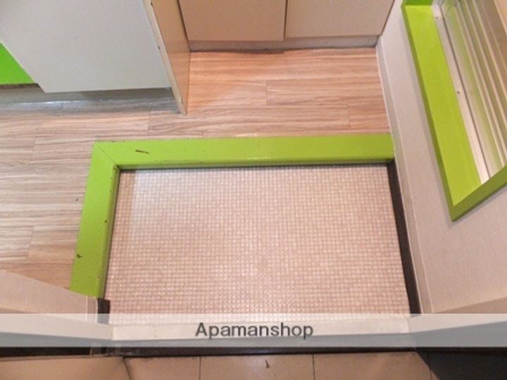 リブレ榎町の玄関