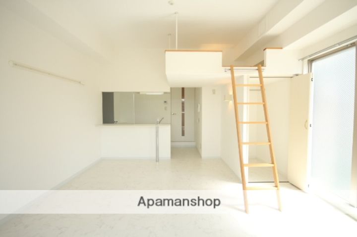 グランドポレストーネ竹屋の居間