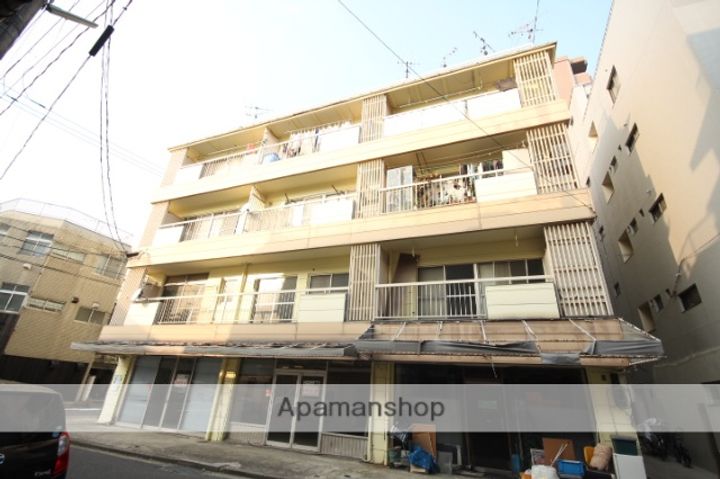 ラヴェール西川口の外観