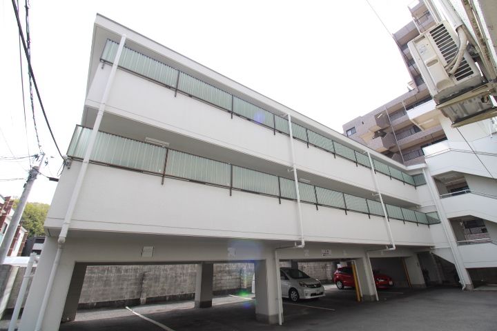 ヤスダ第2ビル203号室の外観