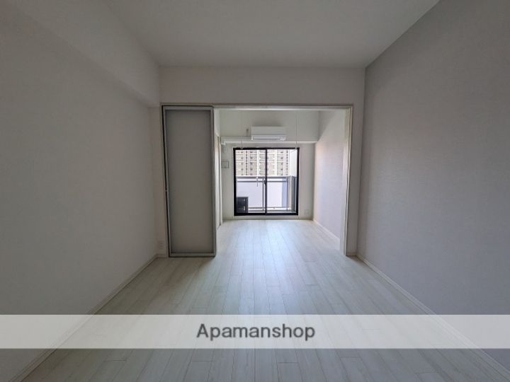 S−RESIDENCE天満町BARKの居間