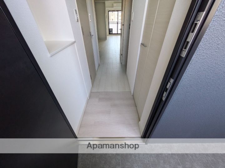 S−RESIDENCE天満町BARKの玄関