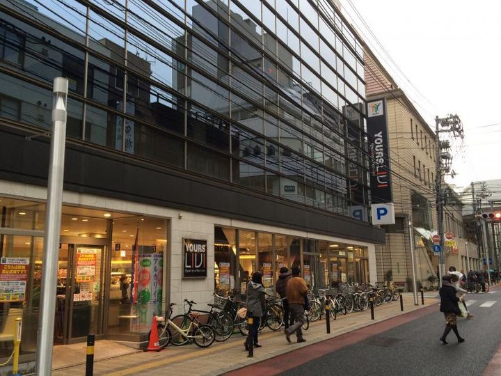 シャーメゾンステージ中央通りの周辺