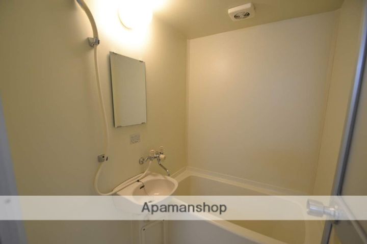 尾形ハイツD棟203の風呂