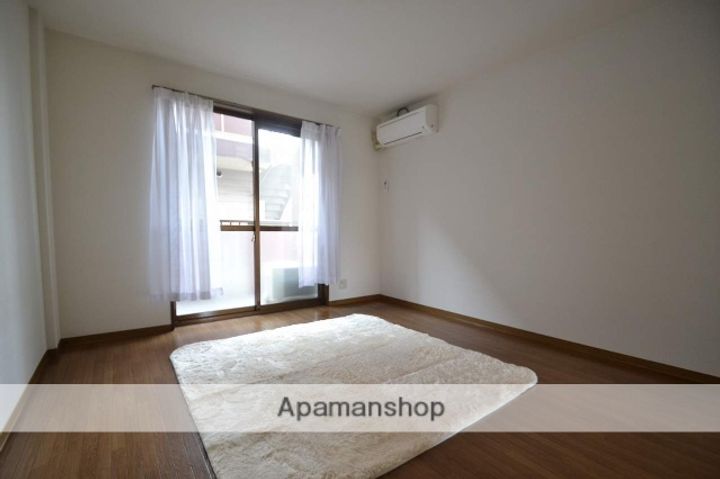 フォブール木原A棟205の居間