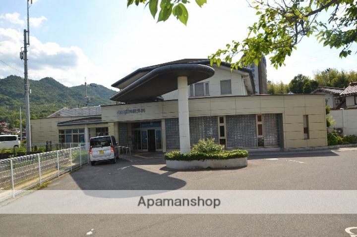 広島県東広島市八本松西2丁目の賃貸アパートの周辺