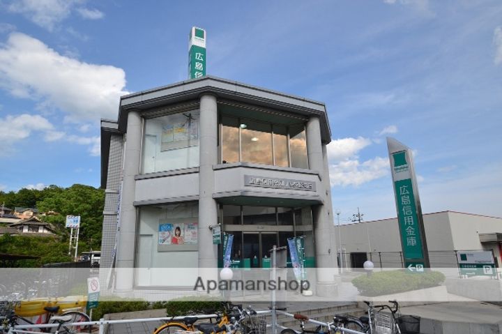 広島県東広島市八本松西2丁目の賃貸アパートの周辺