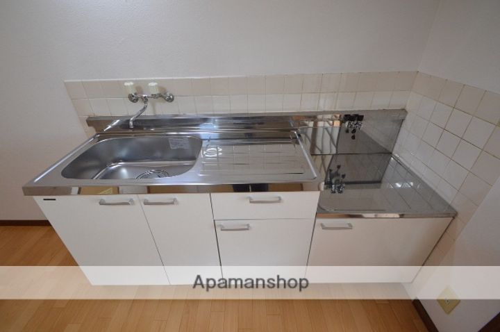 和泉川コーポ201のキッチン