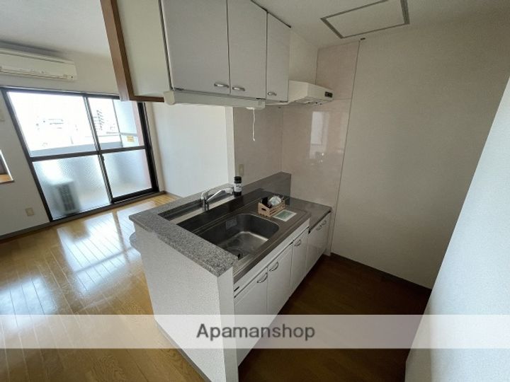 家納喜本川館のキッチン