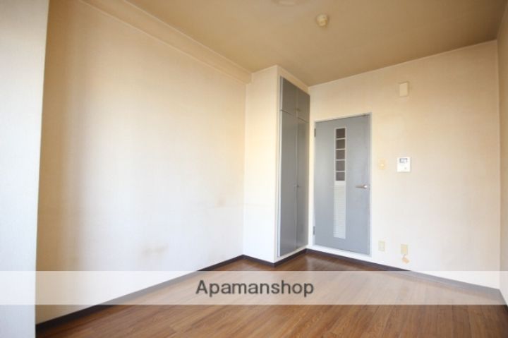 エトノ空港通りの居間