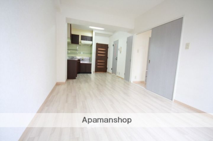 ビラシャレルの居間