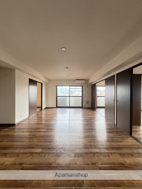 キャッスル西村の居間