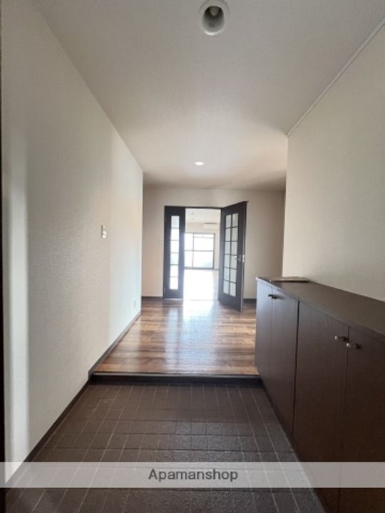 キャッスル西村の玄関