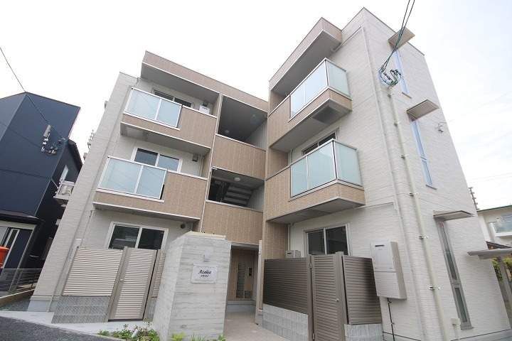 アゼリアの外観