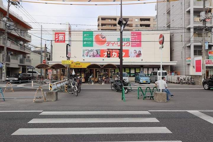 アゼリアの周辺