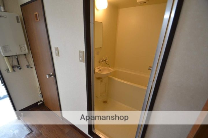 広島県東広島市西条町寺家の賃貸アパート201の内装