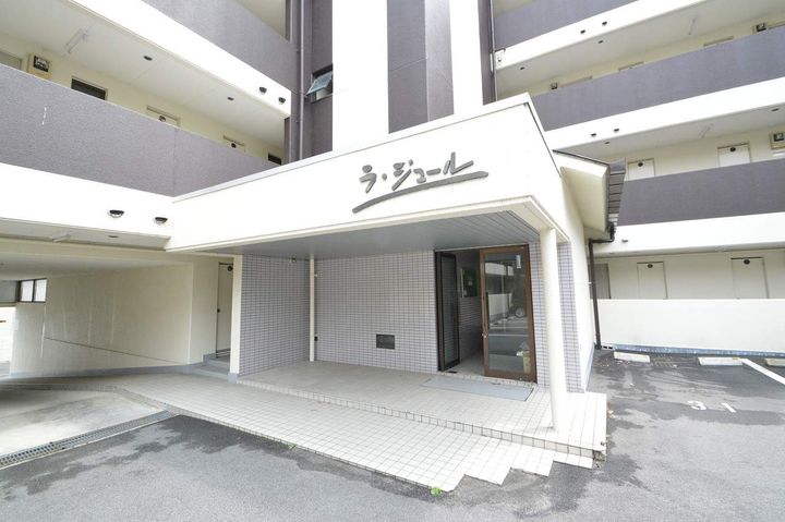 ラジュール 1LDK307号室の外観