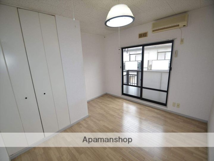 サンライフ市地A106の居間