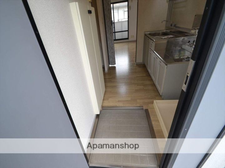 サンライフ市地A106の玄関