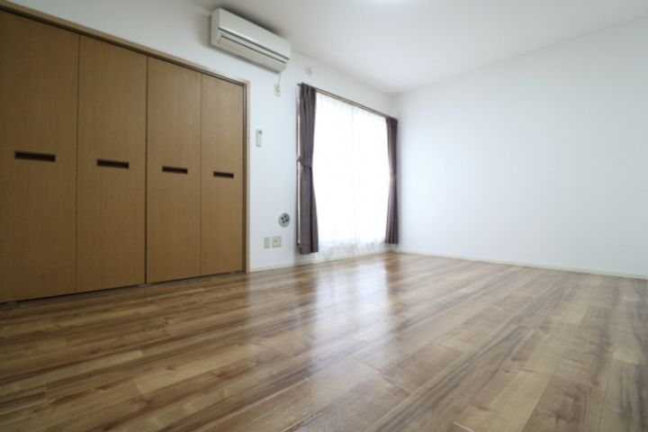 ヴェロクレスト302号室の居間