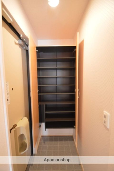 広島県東広島市寺家駅前の賃貸アパート201の内装