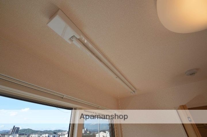 広島県東広島市寺家駅前の賃貸アパート201の内装