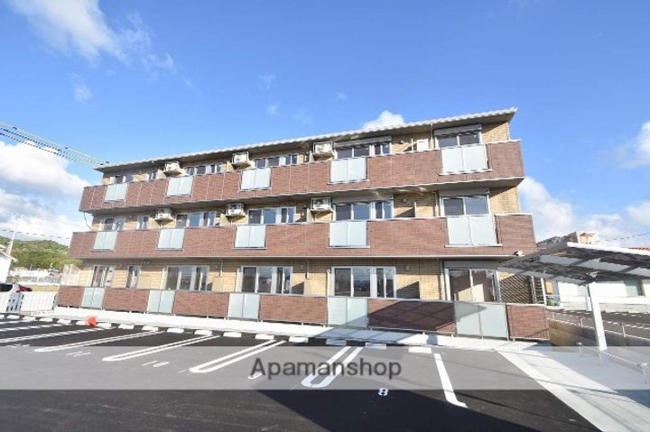 広島県東広島市寺家駅前の賃貸アパート201の外観