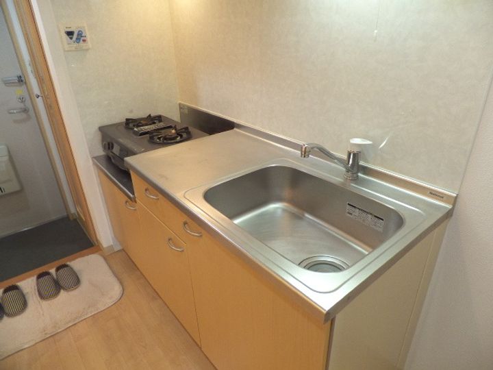 アップルハウス2番館203号室のキッチン