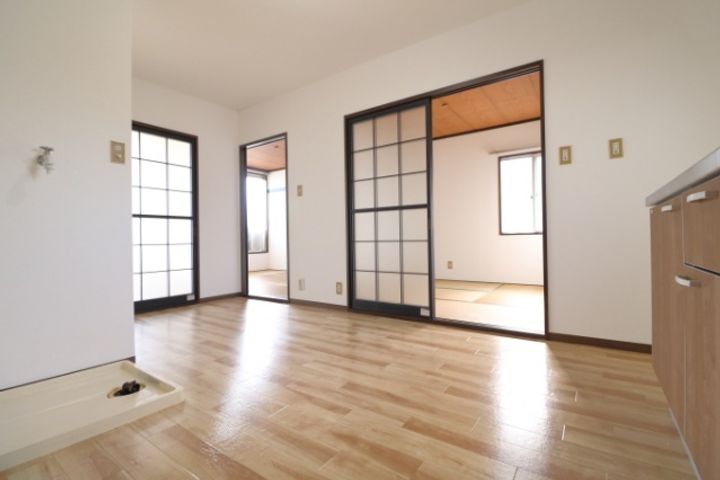 ファミール南201号室の内装