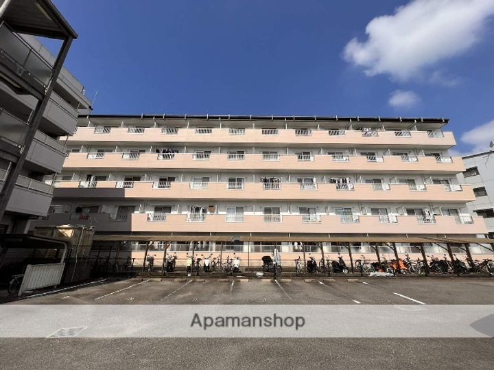 アビリオ西条中央202の外観