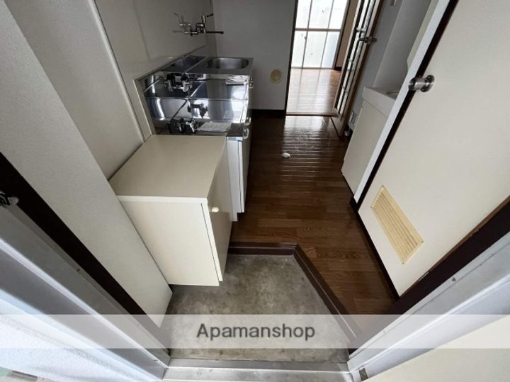 タウンハウスA棟305の玄関