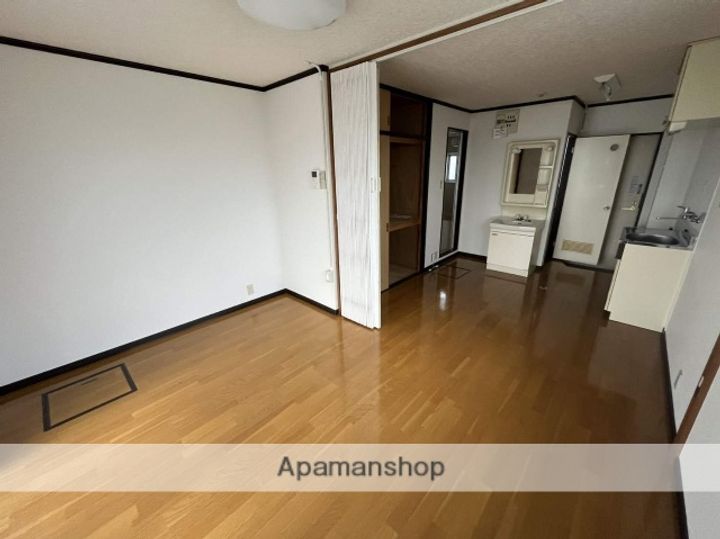 広島県東広島市西条町寺家の賃貸アパート308の居間