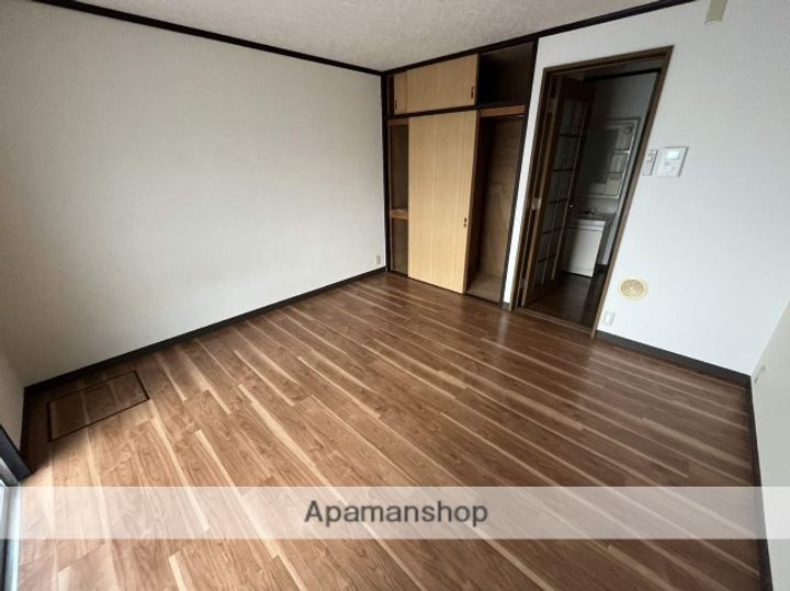 広島県東広島市西条町寺家の賃貸アパート105の内装